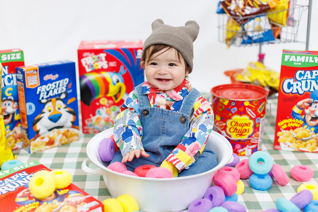 ポップでカラフルなお菓子いっぱい！